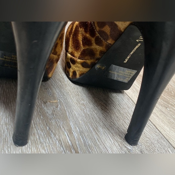 iNC Women’s Cheetah Pump Heels Size 6.5 Medium Real Fur Dyed - Picture 12 of 16